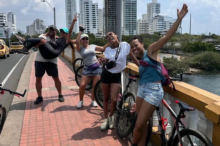 BICYCLE TOUR AND LUNCH AT ANTHONY BOURDAIN'S FAVORITE SPOT