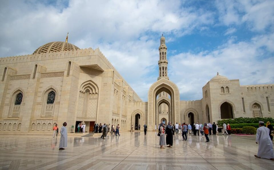 5-Day Private Tour of Oman from Muscat with Desert Camp