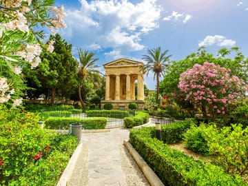 Afternoon Valletta Harbour Cruise and Free Time In Sliema (Including Guide and Transport)