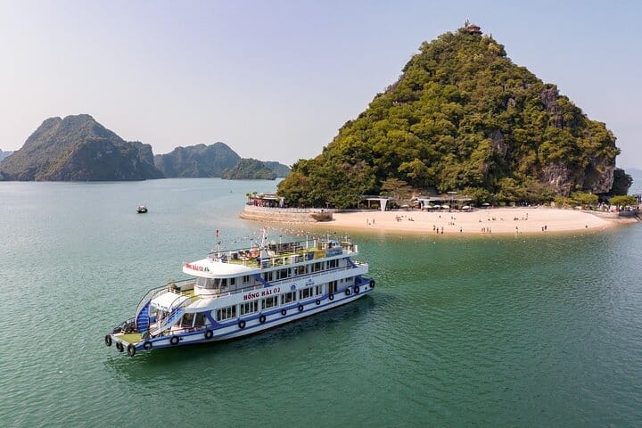 Dragon King Cruise Luxury Day Tour in Halo