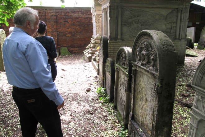 Warsaw Jewish Ghetto – Private Tour by Retro Minibus with Hotel Pickup photo 3