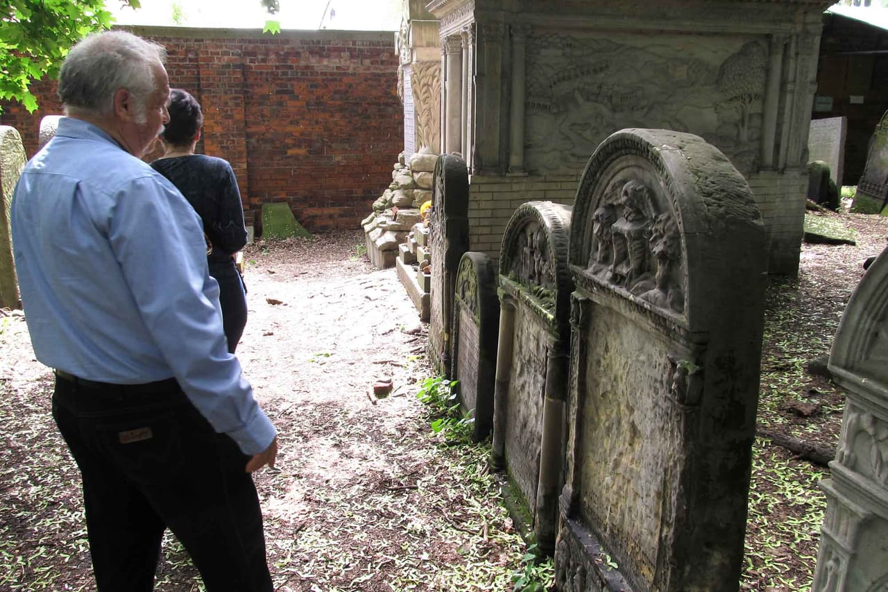 Jewish Warsaw Private Tour by Retro Minibus 3