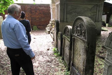 Private Retro Minibus Tour of Warsaw's Jewish Ghetto