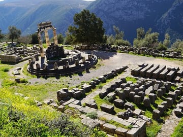 Private 4-Day Tour of Delphi, Meteora, Dion from Athens