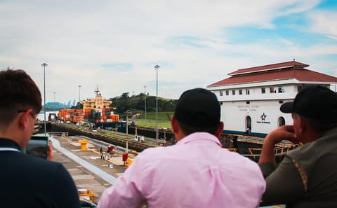 Half-Day Panama City and Canal Tour with Old Town Walk
