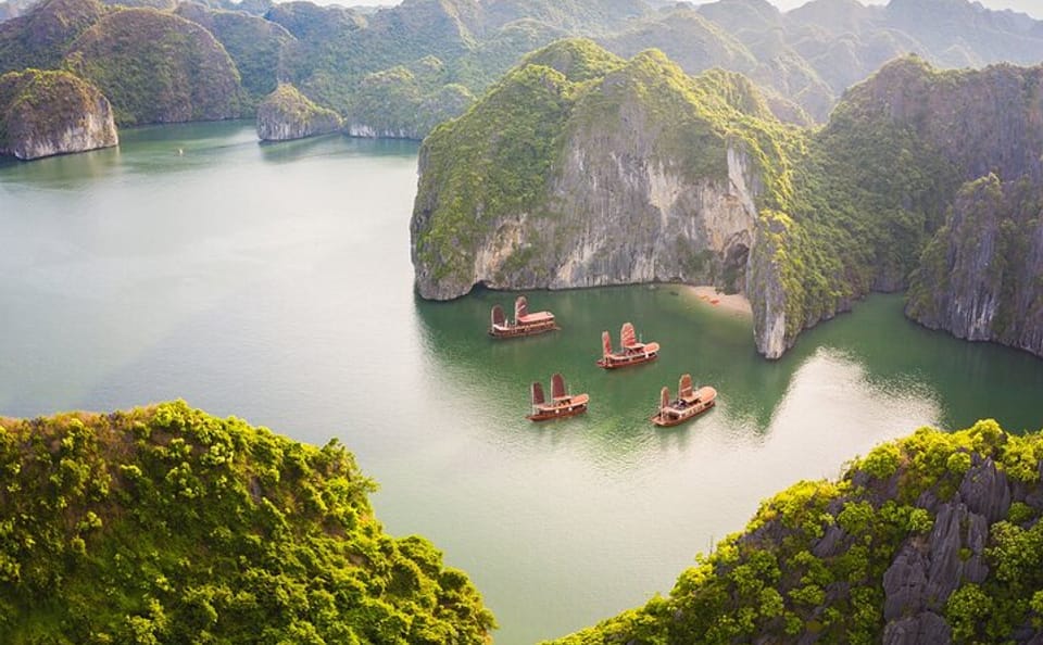 Luxury 2-Day Kayaking Cruise in Lan Ha Bay, Cat Ba