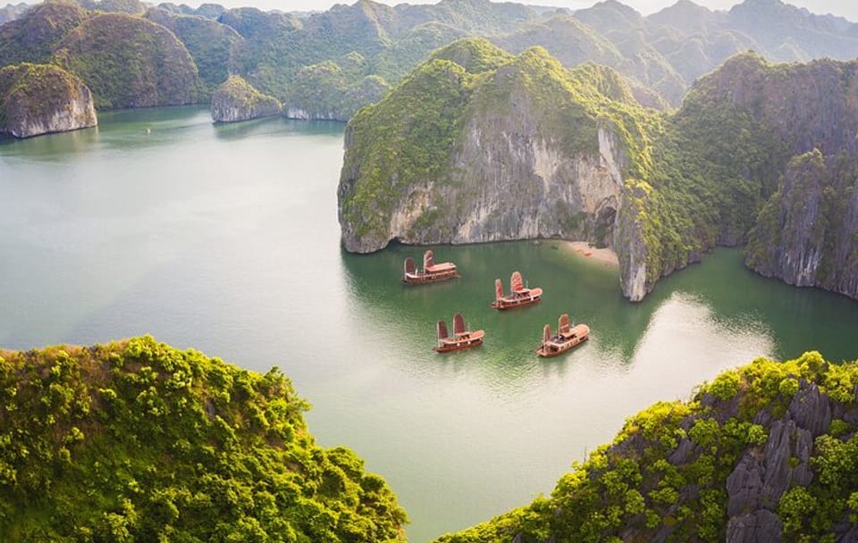 Luxury 2-Day Kayaking Cruise in Lan Ha Bay, Cat Ba