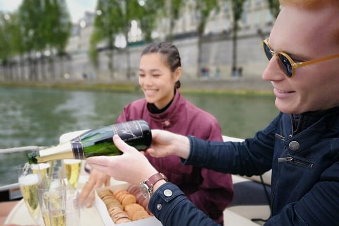 Paris: Privatise the magic of the Seine