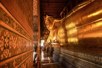 Wat Pho & Wat Arun Walking Tour with Professional Guid