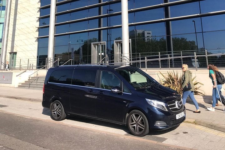 Private Post Cruise Transfer to Heathrow from Southampton Port 4