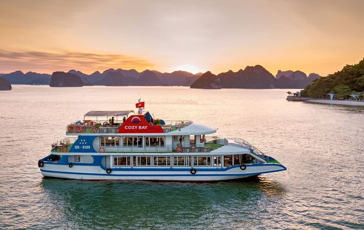 Cozy 5 Star Luxury Halong Day Cruise from Tuan Chau Harbor