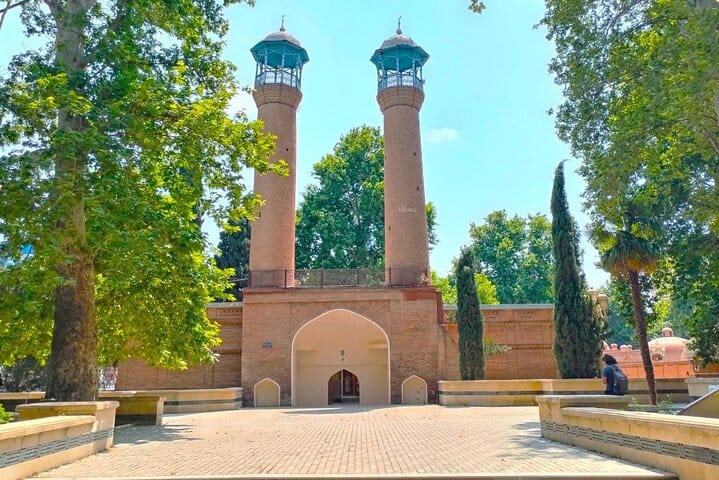 Ganja_tour_shah_abbas_mosque_ganja-VLA travel