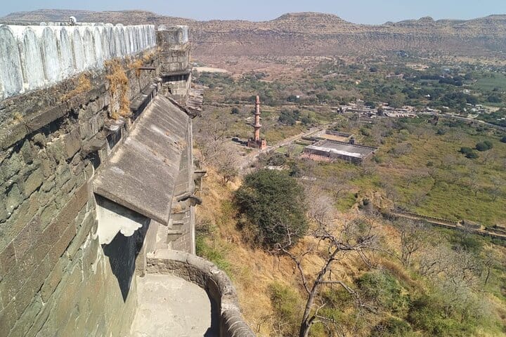 Aurangabad to Vadodara: Explore the Man-made Wonder of India