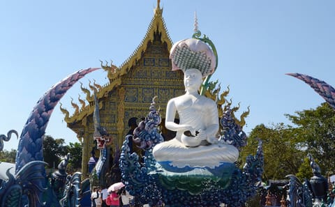 Private Art and Temple Tour in Mueang Chiang Rai