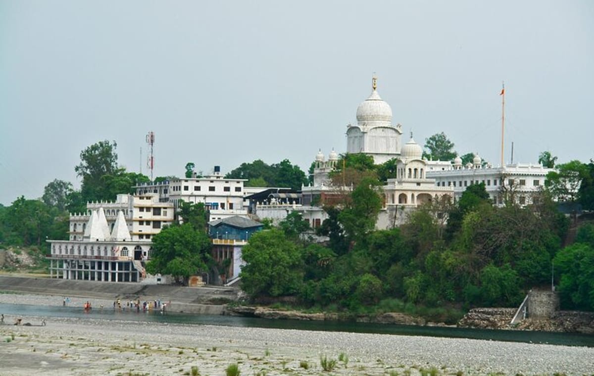 Divine Excursion: Gurudwara & Temple Tour from Dehradun