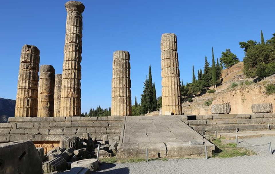 Private Full Day Tour of Delphi and Arachova from Athens