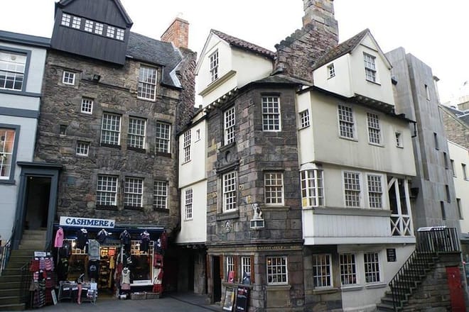 Private Shore Excursion: Edinburgh City and Rosslyn Chapel 9