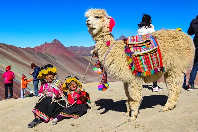 Amazing people in the rainbow mountain