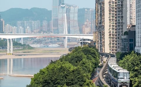 Private 1-Day Tour of Chongqing's Key Landmarks
