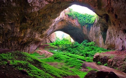 Three Cave Exploration Tour in Bulgaria: Saeva Dupka, Eyes of God, Devetashka