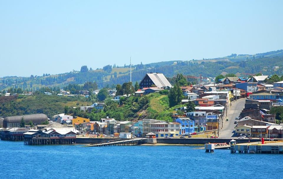Premium Full Day Tour to Chiloe, visiting Castro and Dalcahue