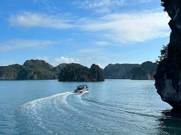 Private Canoe Discover the Best of Halong- Lan Ha Bay from harbor