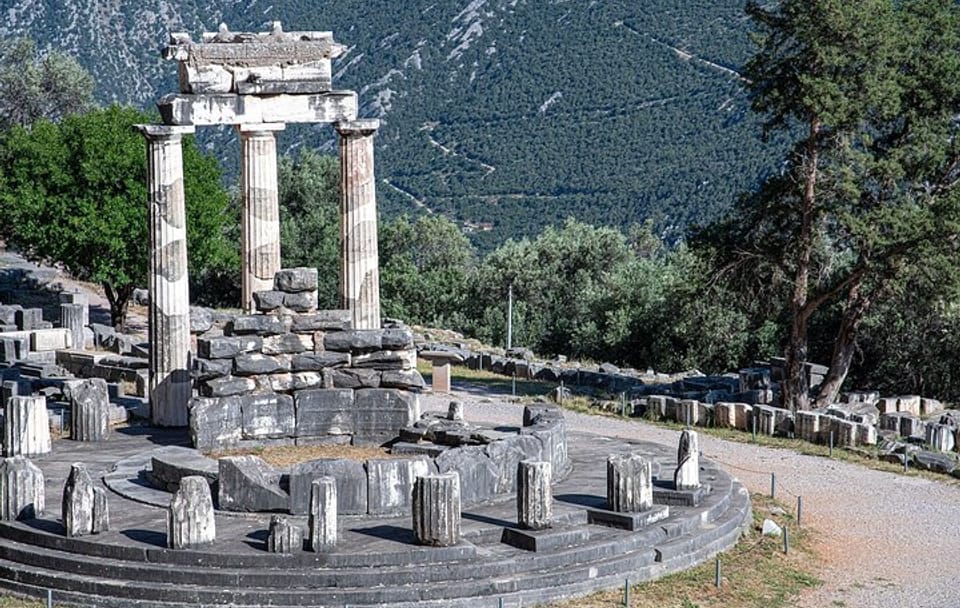 Private 2-Day Tour of Delphi and Meteora from Athens
