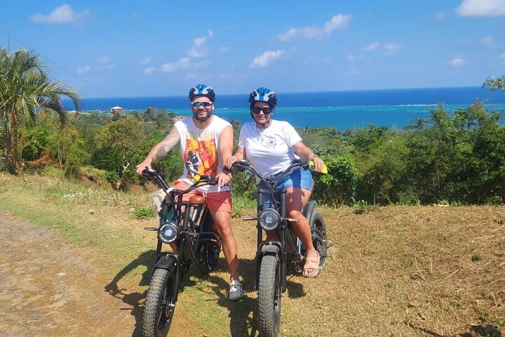 Mangrove Tunnel, E-Bike Adventure, Food Tasting & Beach daypass