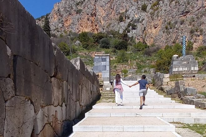Athens Corinth Delphi Meteora monasteries & theopetra cave 3days