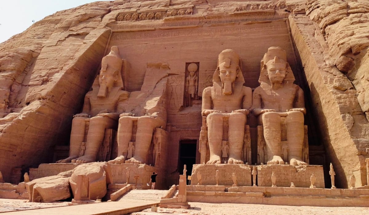 Aswan: Day Tour to Abu Simbel from Aswan by Private Car