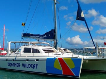 Private Catamaran Sunset Cruise to Rick's Cafe in Negril