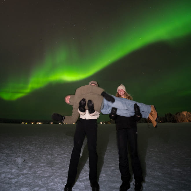 Rovaniemi: Insider Northern lights trip for families