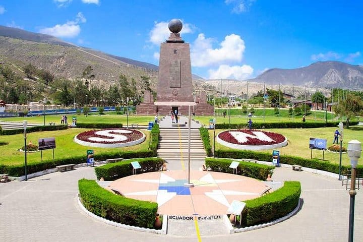 Private Middle of the World (Mitad del Mundo) and Pululahua from Quito.