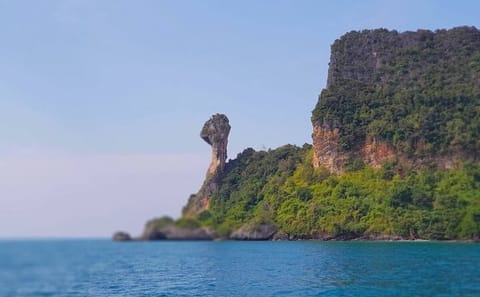 Krabi 4 Islands Day Trip by Speedboat Including Lunch Box
