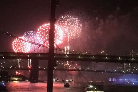 NYC July 4th Fireworks Cruise: Dinner, DJ, and Iconic Views