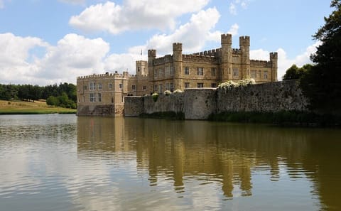 Private Leeds Castle and Canterbury Tour from London
