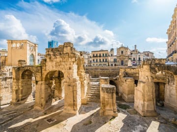 Lecce Cultural Tour with Cooking Class and Vineyard Visit