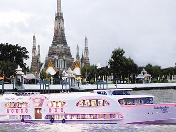 Take a great experience with an enchanting dinner cruise along the Chao Phraya River on the Grand Pearl.