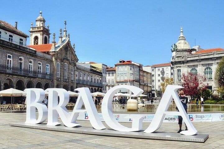 SANTIAGO DE COMPOSTELA + BRAGA: Private Tour from Porto