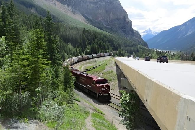 Banff/Canmore 7 iconic spots With Moraine and Lake Louise Best photo 5