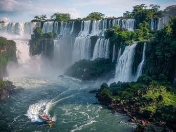 2-Day Adventure Tour of Iguazu Falls from Buenos Aires