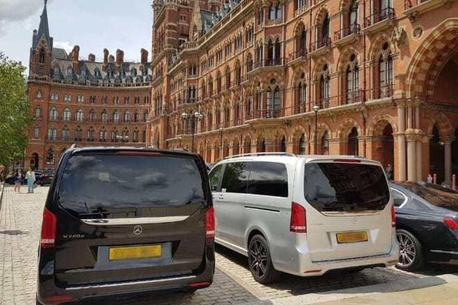 Private Full-Day Tour: London to Cotswolds, Bath & Stonehenge