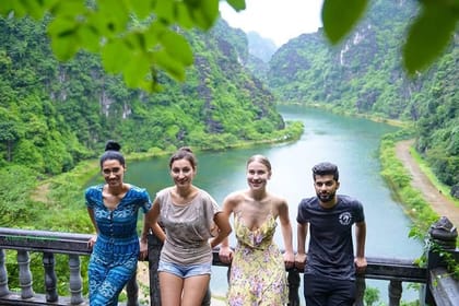 Ninh Binh Daily Tour: Hoa Lu – Am Tien Cave- Trang An boat ride