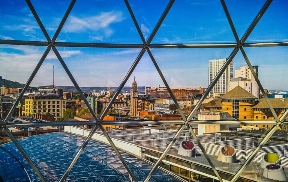 Belfast City Highlights Tour: 5-Hour Guided Experience