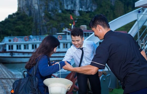 HaLong 1 Day Tour with Alova Cruise from Hanoi by Expressway