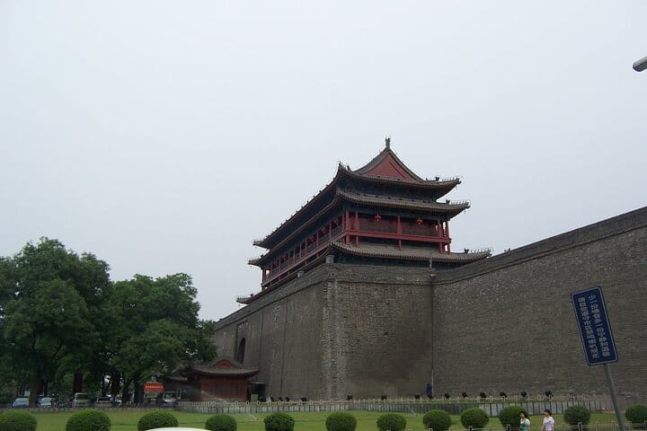 Xi’an Terra-Cotta Army Warriors, Old City Wall, Mosque day tour