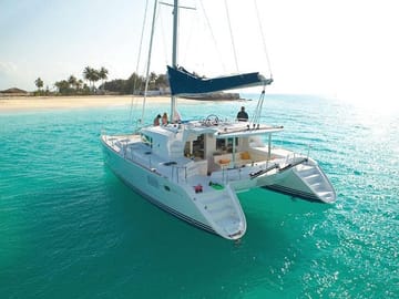 Catamaran Cruise with Meal and Drinks in Mykonos