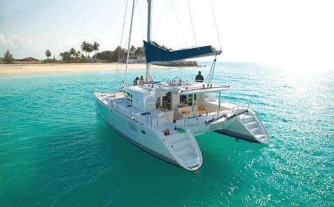 Catamaran Cruise with Meal and Drinks in Mykonos