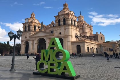 Cordoba City Tour with Optional Jesuitic Square