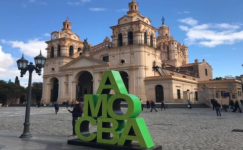 Córdoba City Tour with Visit to Jesuitic Square